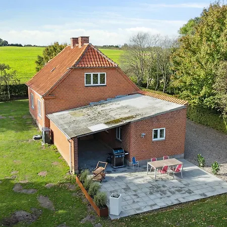 Alojamento de Turismo Rural Renovated In Rural Idyll Close To The *